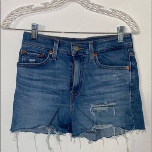 LEVI’S High-Rise Denim Shorts Size 26